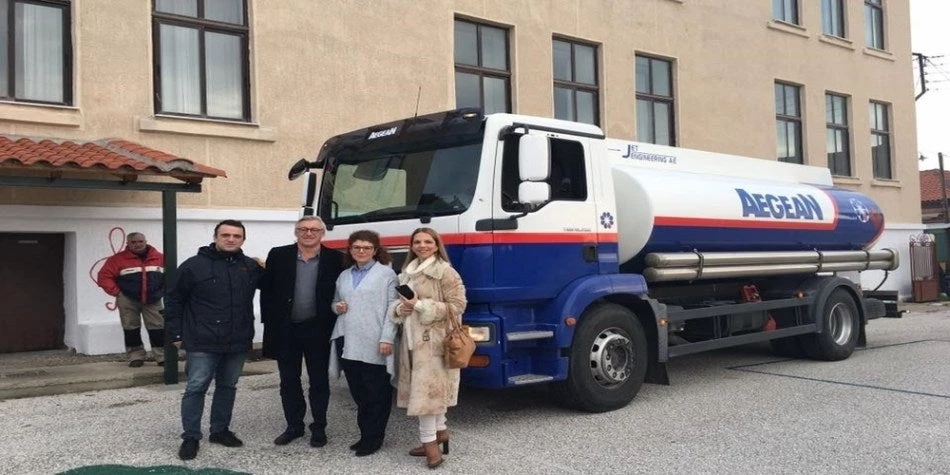 Ο Τζίμι Τζαμάρ μοίρασε φέτος δωρεάν πετρέλαιο σε 6 σχολεία του Έβρου – Ποιος είναι ο Βέλγος φιλέλληνας